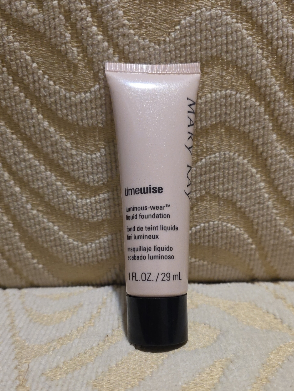 Mary Kay Timewise Luminous-wear Liquid Foundation Beige 1-For Normal To Dry Skin